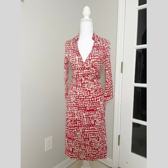 Diane Von Furstenburg Red 100% Silk Wrap Dress 4 - Picture 5 of 6